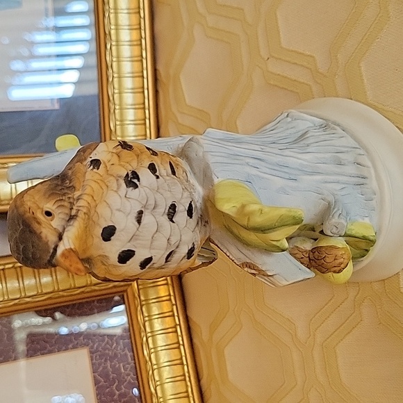 Vintage Ceramic Wood Thrush On Green Acorn Branch With White Base - Picture 4 of 8